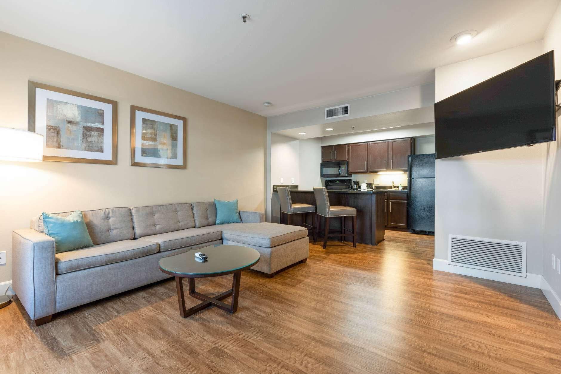 Chase Suites Brea-Fullerton - North Orange County Экстерьер фото